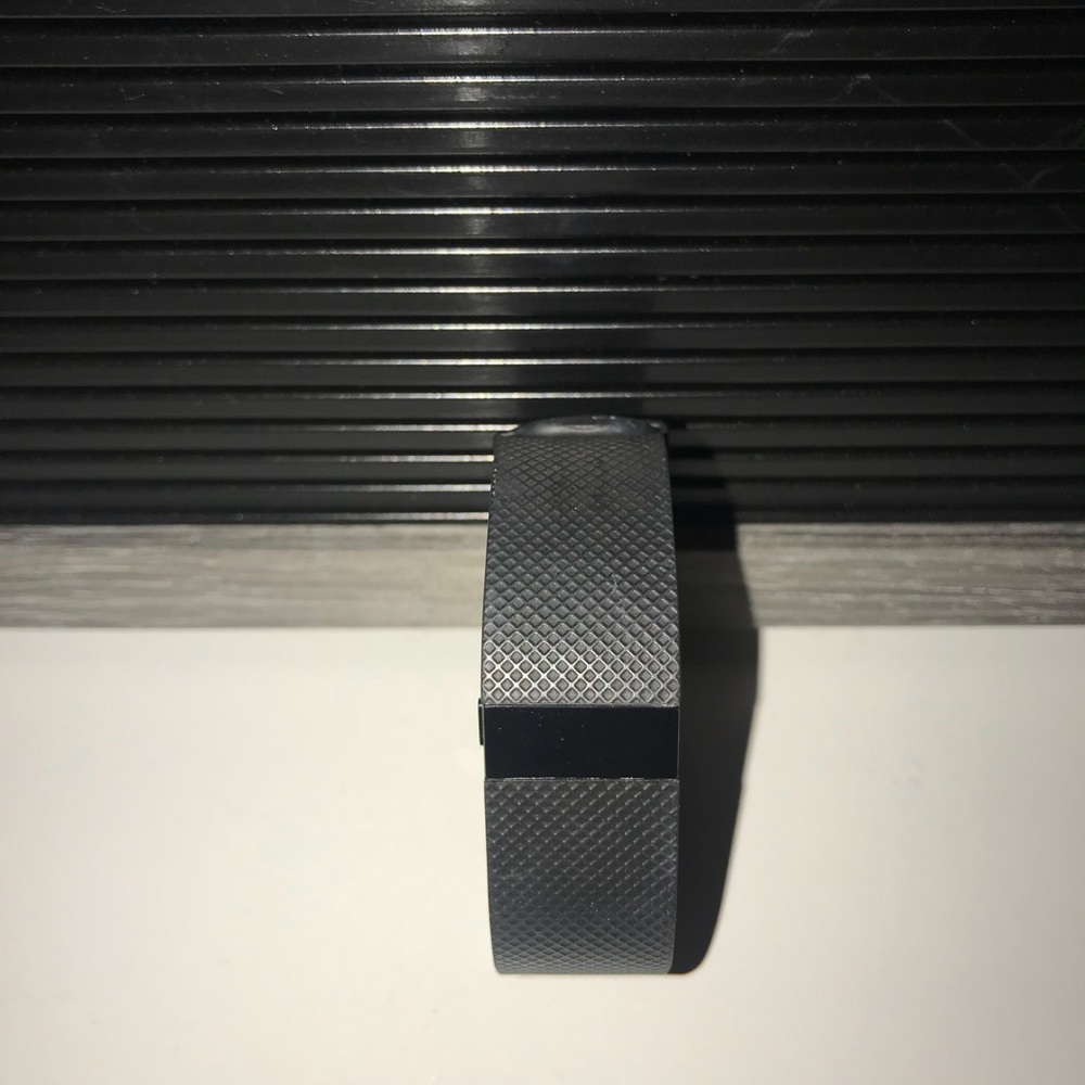 BLACK FITBIT